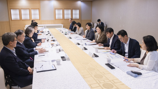 대구광역시의 핵심 과제와 비전이 보건복지부의 ‘제5차 첨단의료복합단지 종합계획(2025~2029)’에 대폭 반영되면서 대구첨복단지는 향후 5년간 단지 내부의 연구·창업·제조 역량을 국가적 차원으로 확대하는 전환점에 들어섰다. (사진=김기문 기자/대구시청)