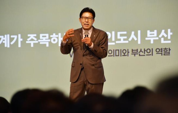박형준 부산시장은 “모든 직원이 디자이너다”라는 슬로건을 내세우며, 행정의 모든 과정에 디자인적 사고(Design Thinking)를 적용해 시민이 체감하는 변화를 만들자고 강조했다. (사진=박상대 기자/부산시청)
