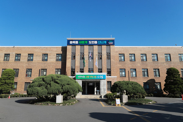 충북도는 5일 오송역 선하마루에서 전국 처음으로 두 개 이상의 시도(광역권)를 넘나드는 수요응답형 자율주행 서비스(이하 ‘광역 DRT’) 실증을 공식 개시했다. (사진=김미숙 기자/충북도청)