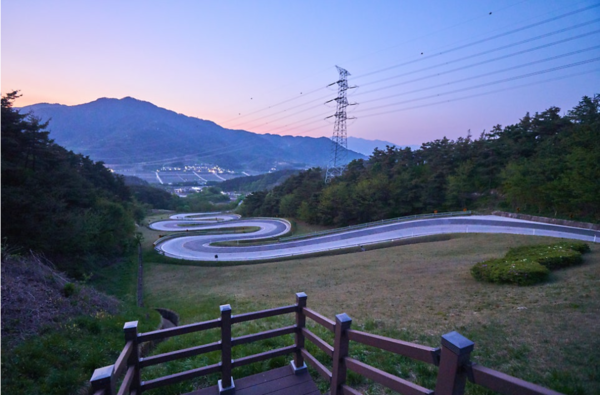 경남도가 제출한 함양 ‘지리산 풍경길’이 국토교통부의 도로정책심의위원회 심의를 거쳐 2025년 11월 13일 대한민국 관광도로의 ‘첫 사례’로 최종 지정되었다.  (사진=이상금 기자/경남도청)